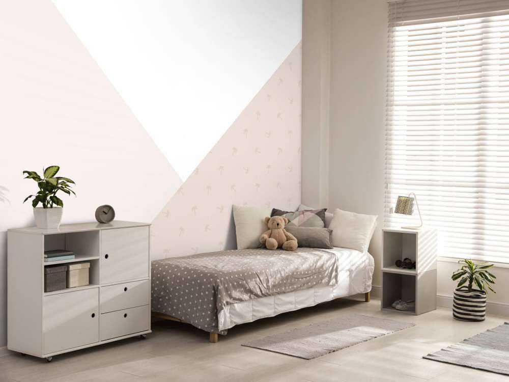 Pink triangles with palm trees