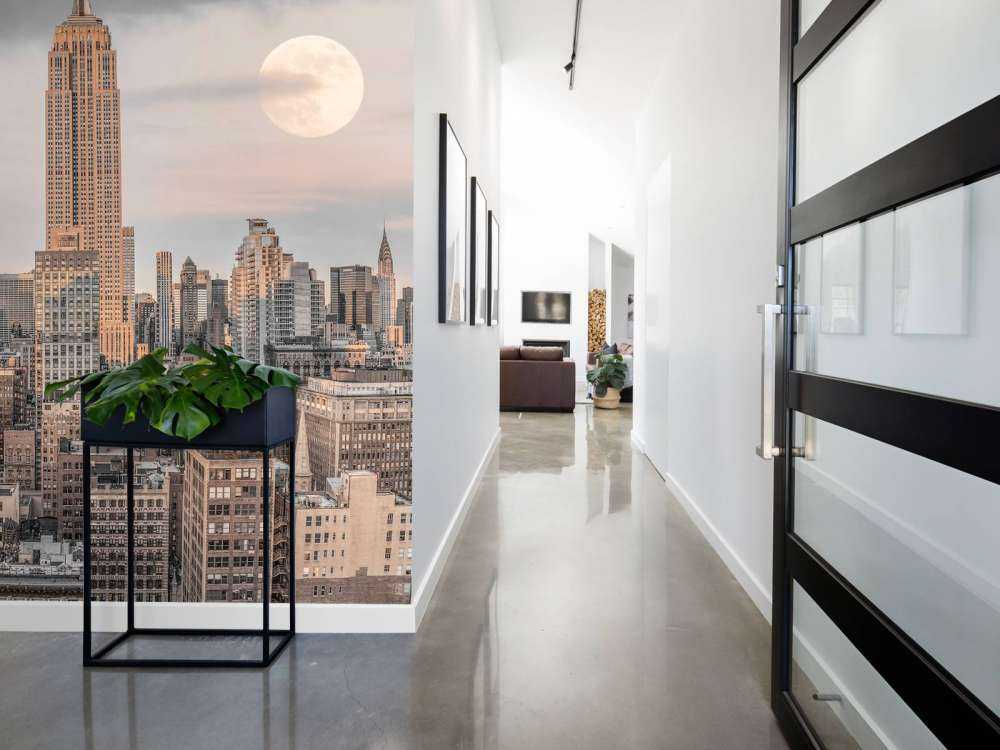 Empire State Building with skyline