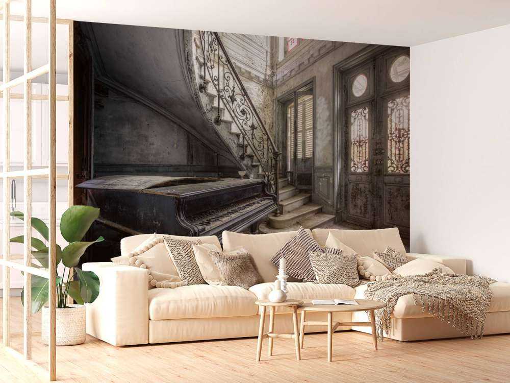 Piano in een verlaten ruimte