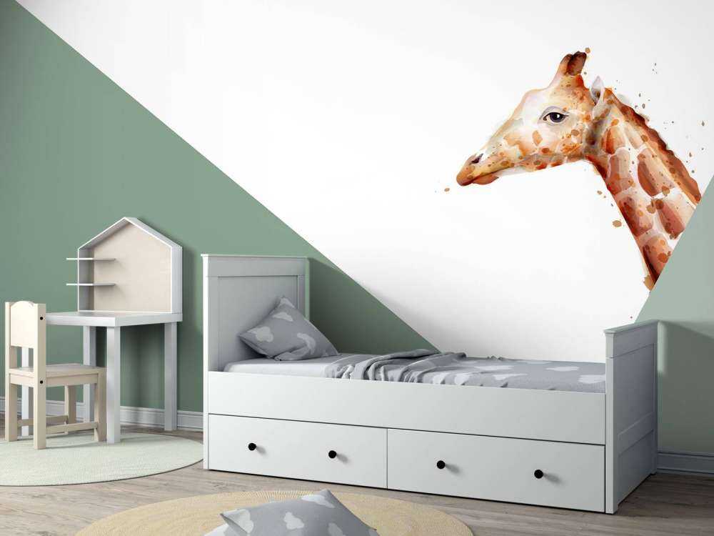 Green triangles with giraffe