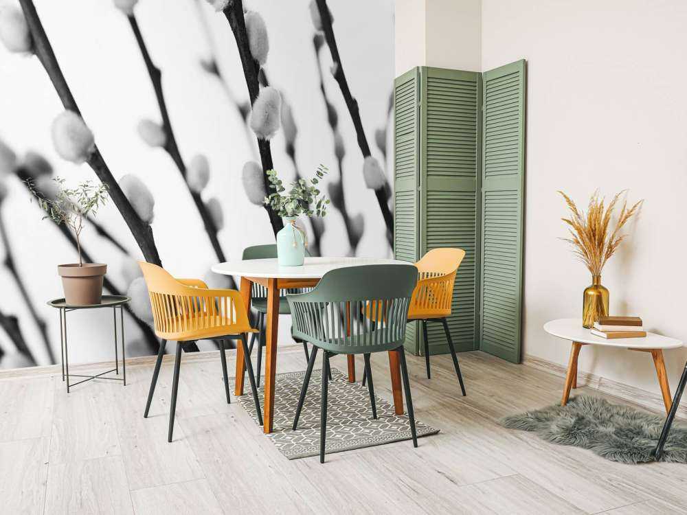 Forest willow in black and white