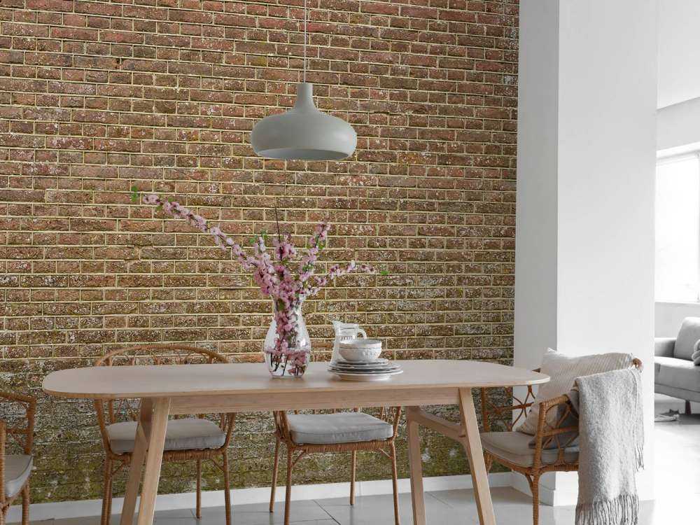 Stone wall with tight jointing