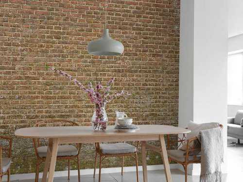 Stone wall with tight jointing