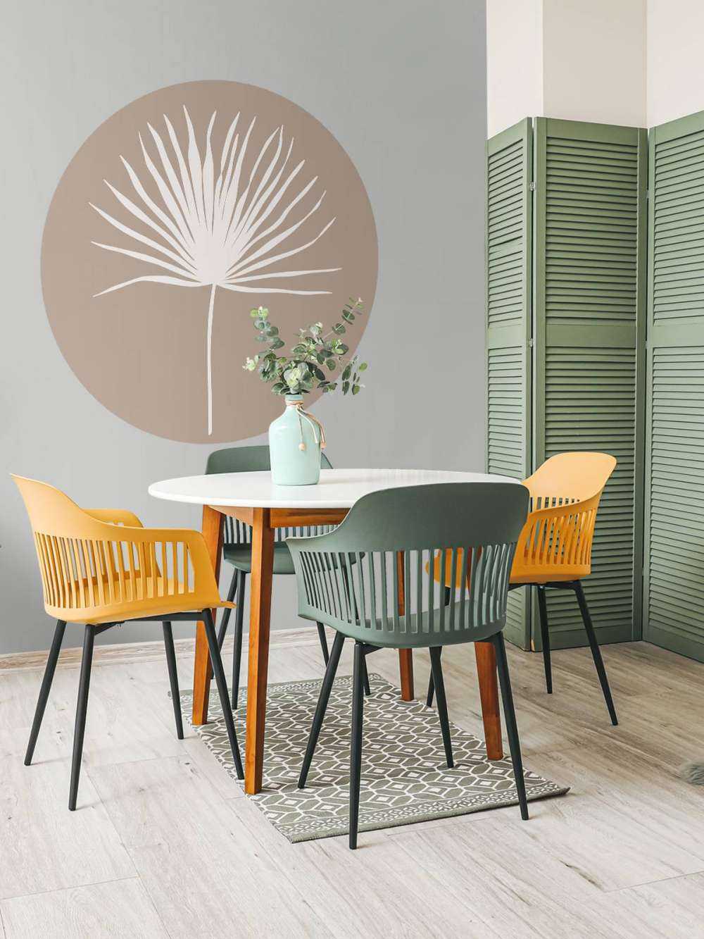 Plant op beige achtergrond