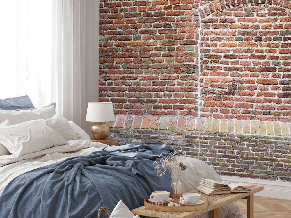 Old cracked wall