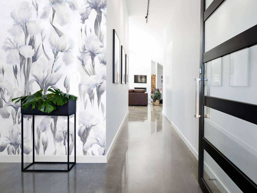 Irises Dance Seamless Gray