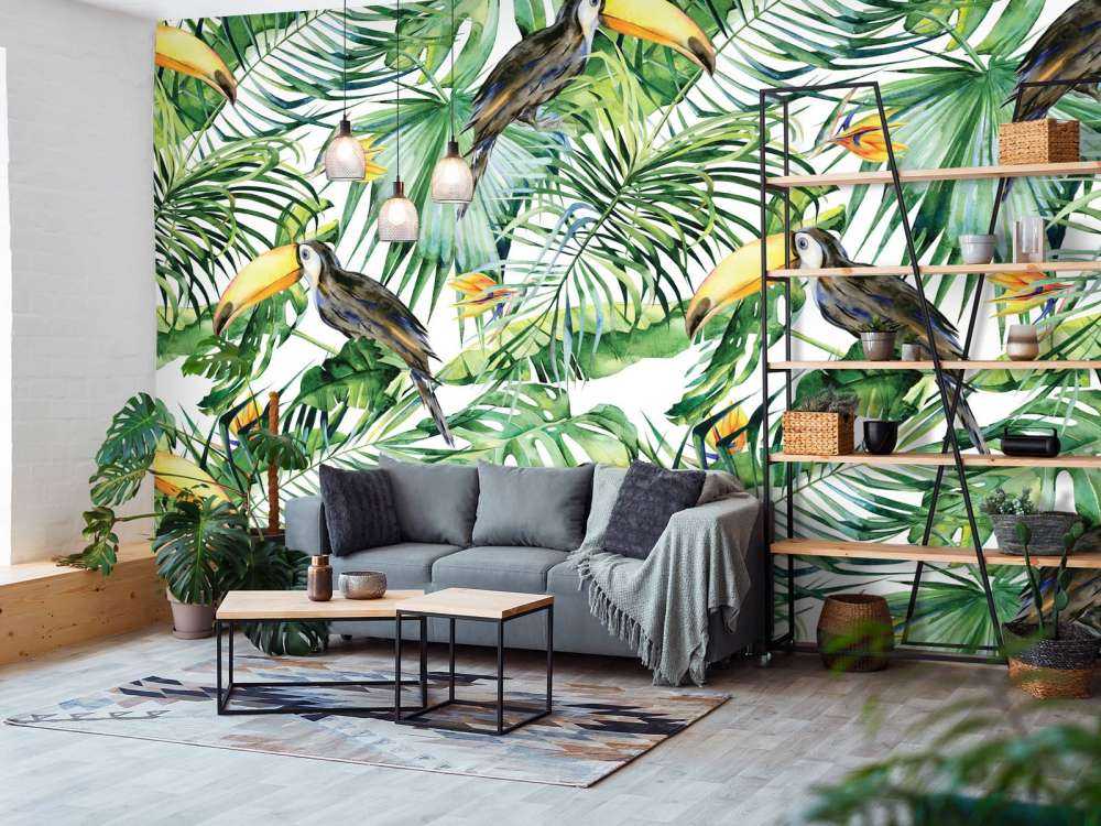 Toucan between the leaves