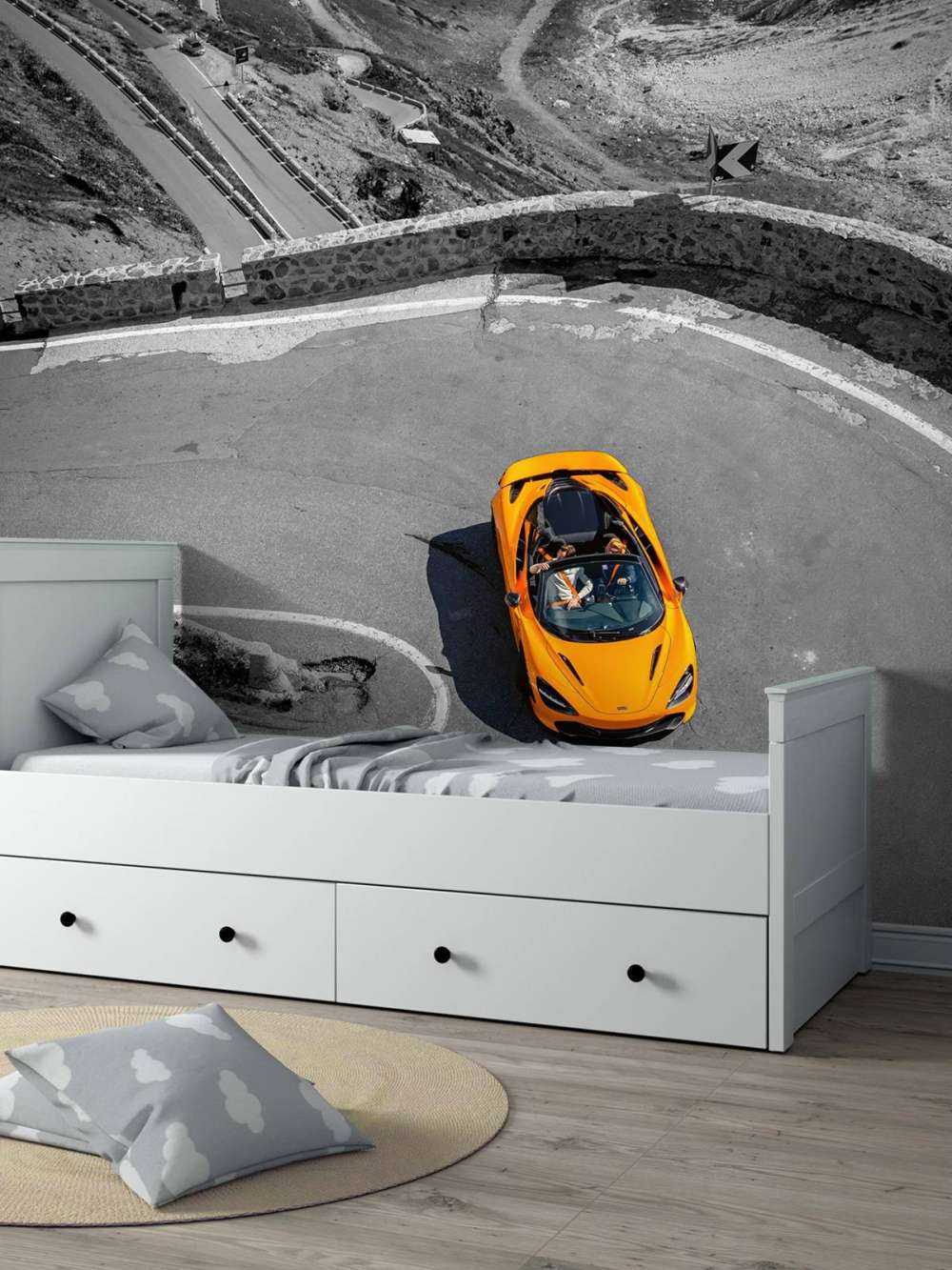 McLaren on Stelviopas - spot color