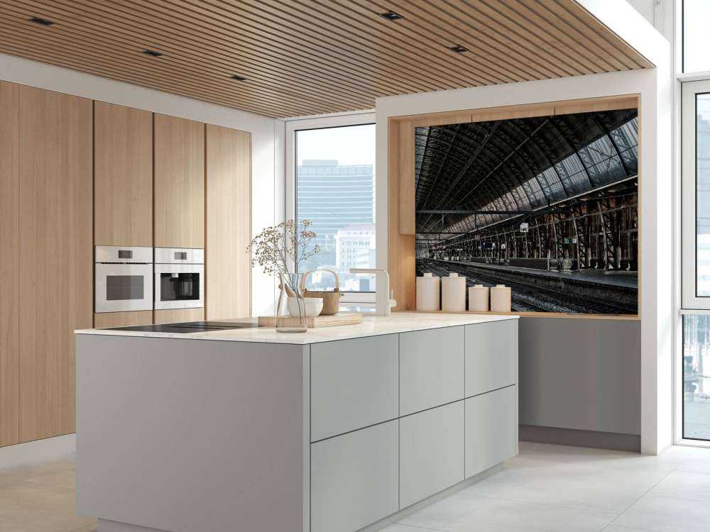 An early morning at the station