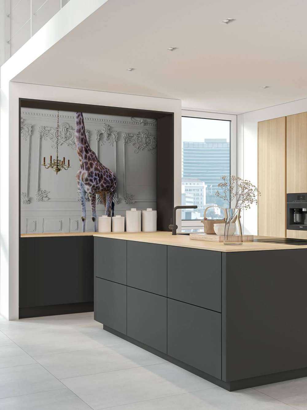 Giraffe with candlestick