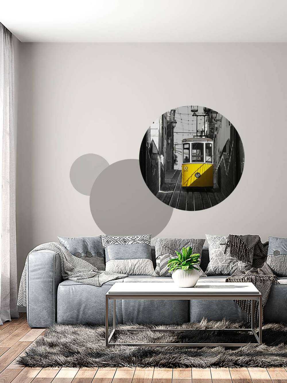 Tram black white yellow