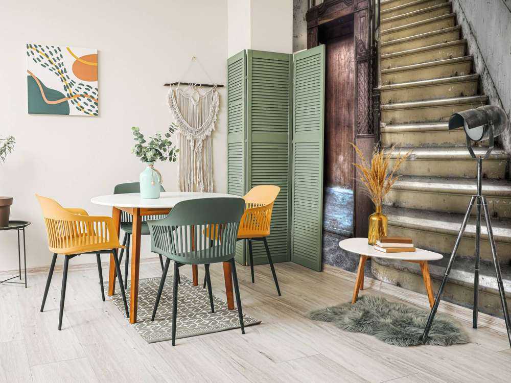 Abandoned wooden cage lift