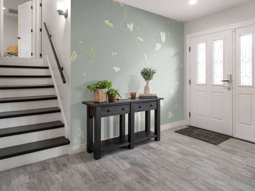 Grey hedgerow grey green