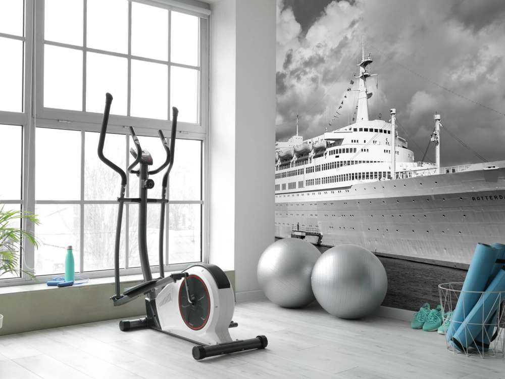 Timeless ocean classic in black and white