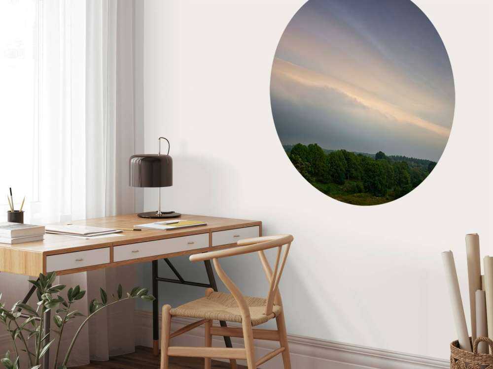 Dreigende plankwolk (Shelfcloud) boven heidegebied