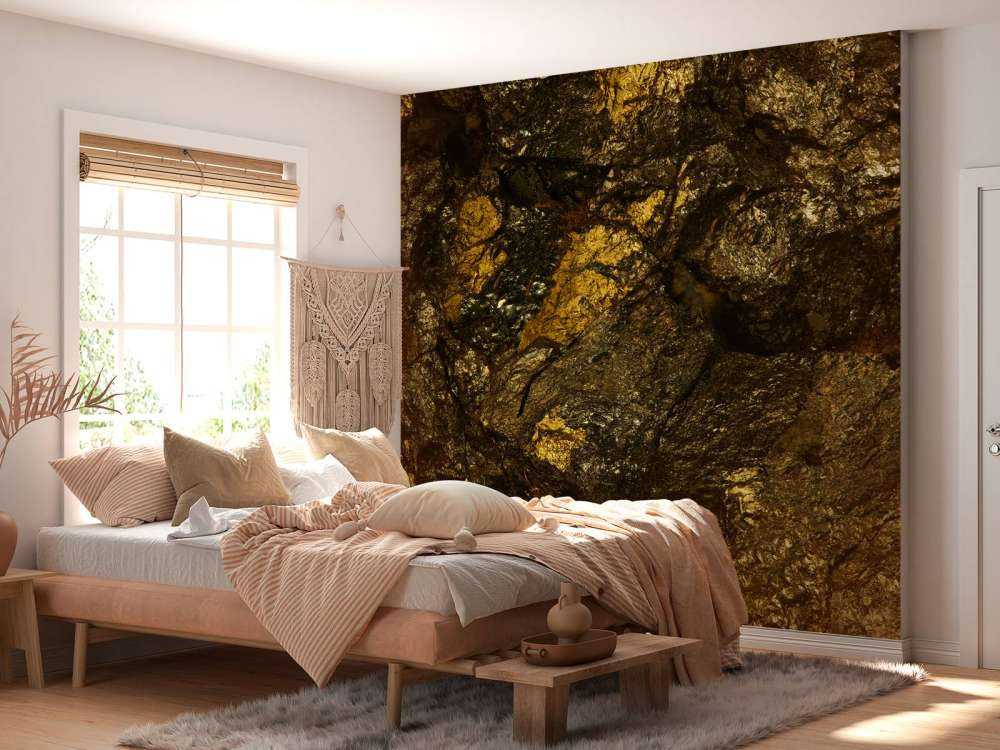 Stone with gold