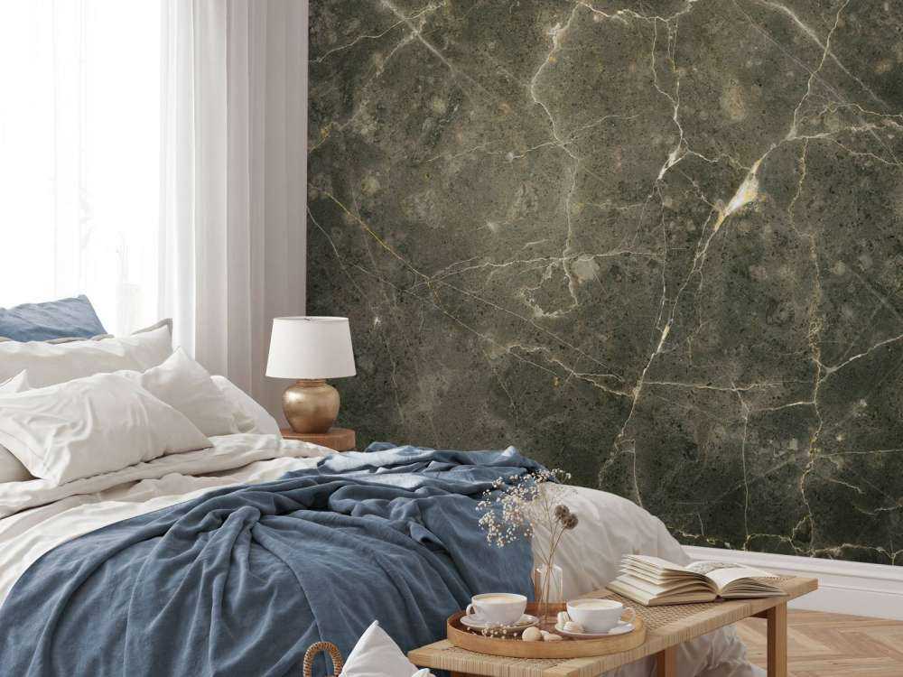 Marble with coarse structure