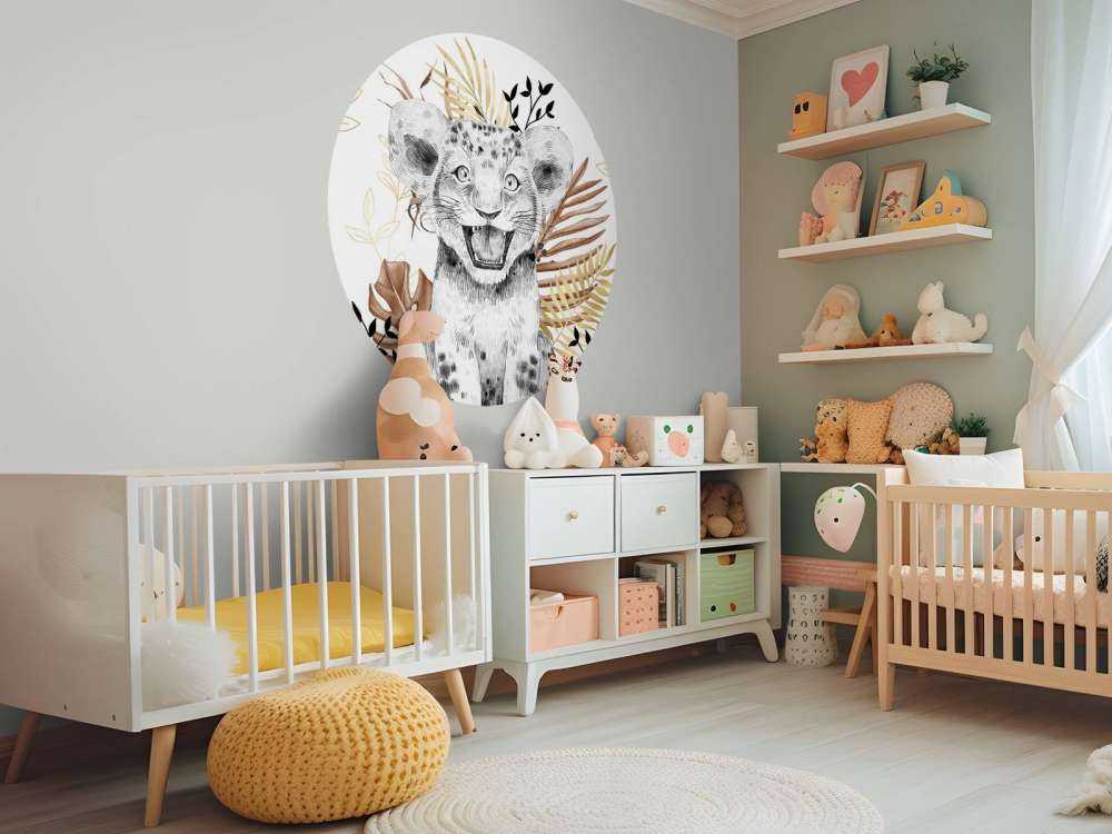 Brown and gold leafed lion cub