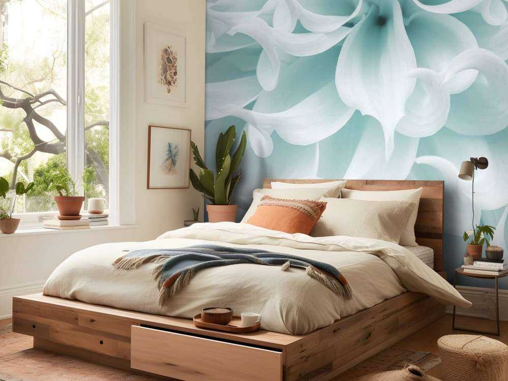 Light colored dahlia