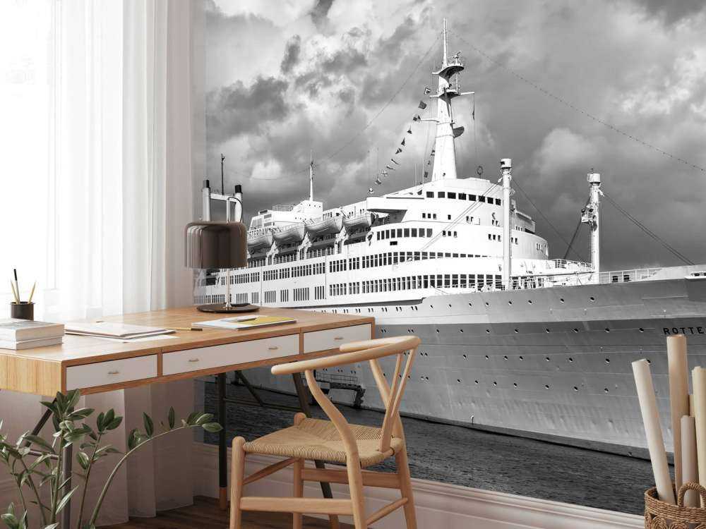 Timeless ocean classic in black and white