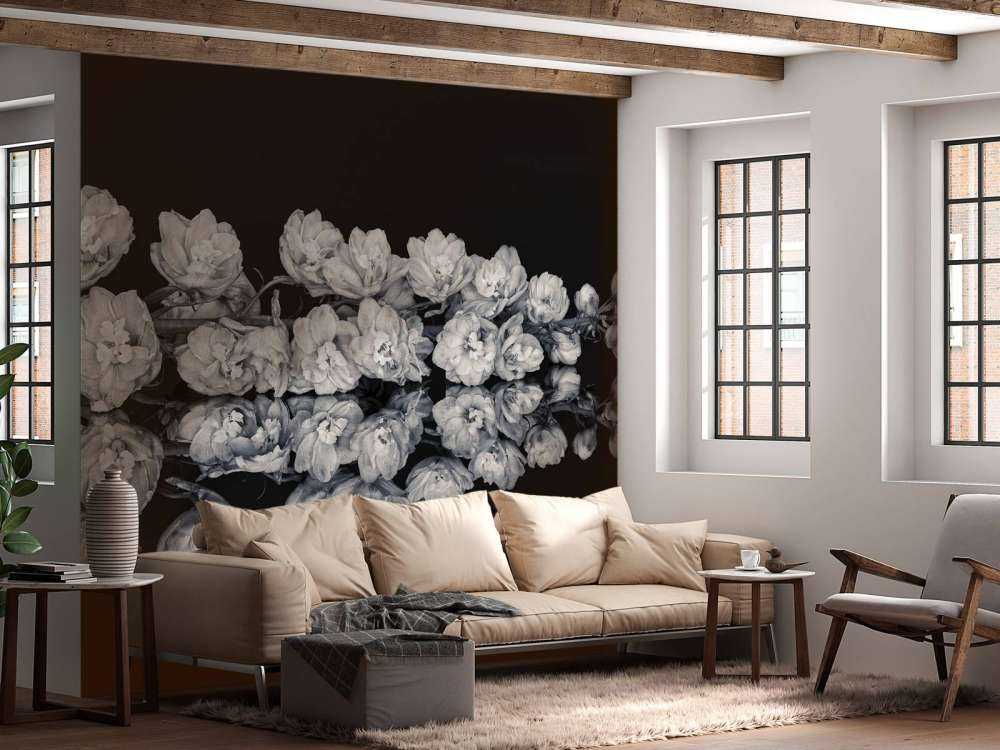 Weerspiegeling bloemen zwart-wit