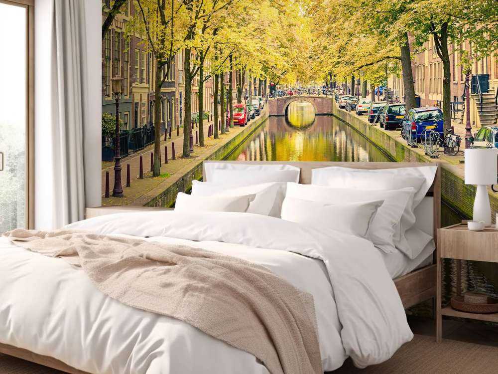 Brug over een kanaal in Amsterdam