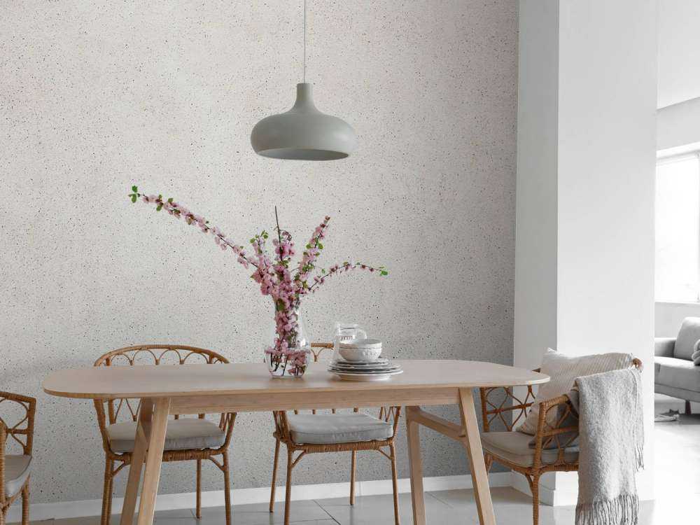 Concrete structure with fine stones