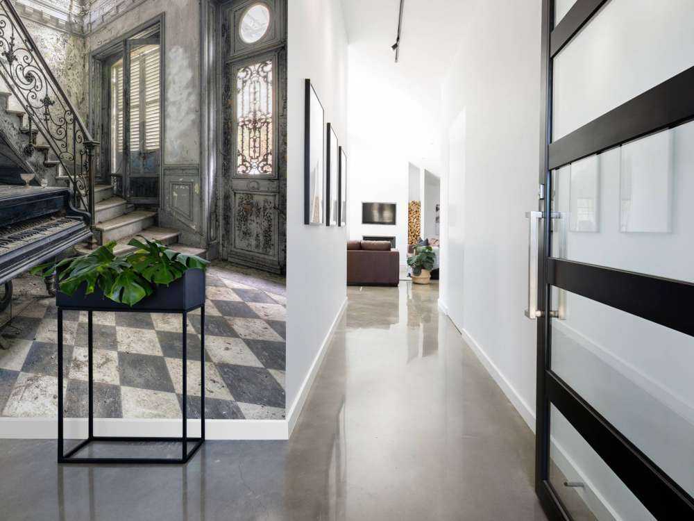 Piano in een verlaten ruimte