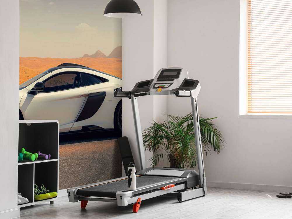 McLaren 675LT in the desert