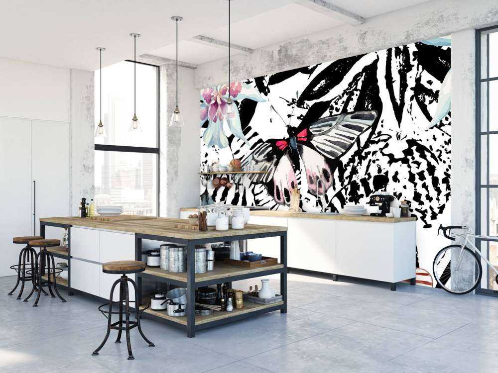 Aquarel van exotische vlinders en bloemen