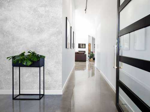 Glossy concrete structure