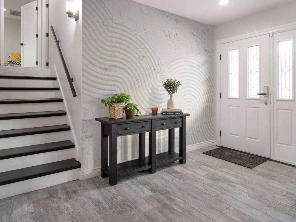 Organic lines and structures in off white