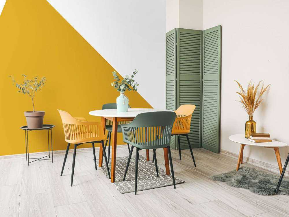 Triangle, ochre yellow