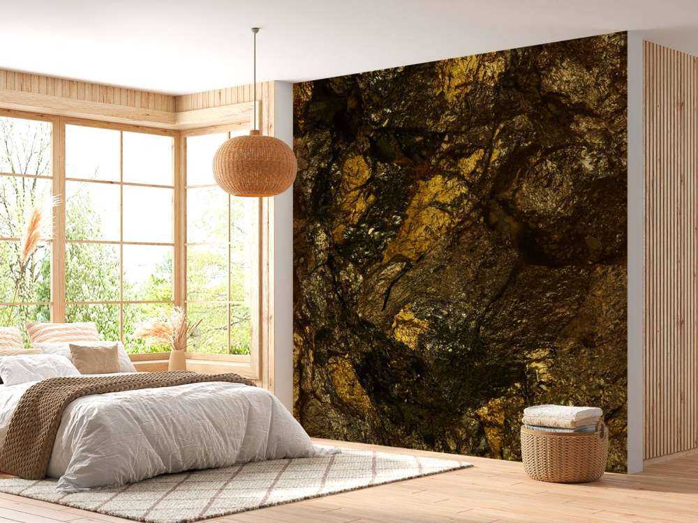 Stone with gold
