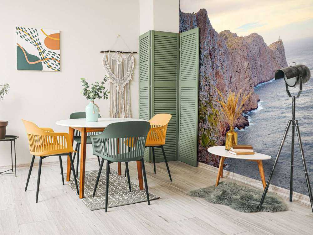 Rotswand aan de kust