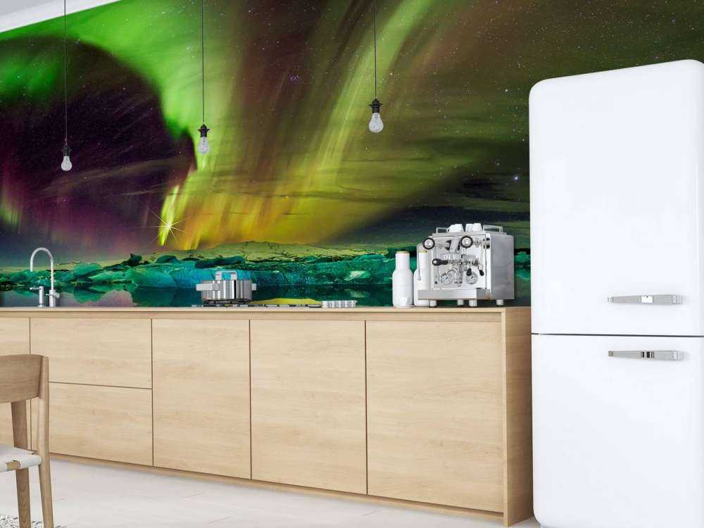 Northern lights in Jökulsárlón