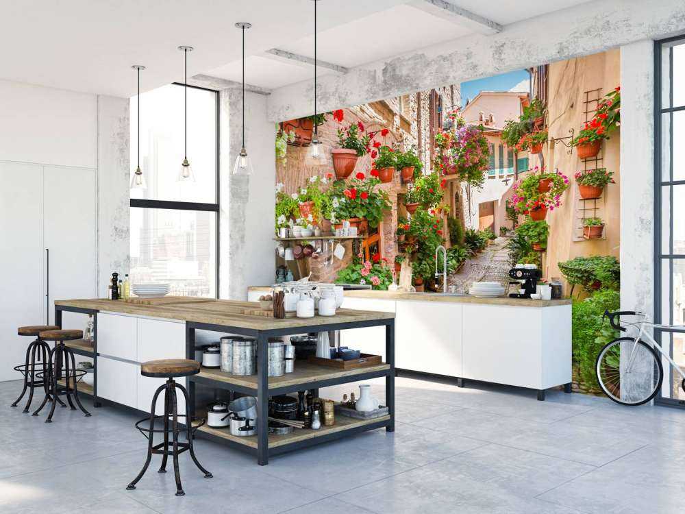 Gezellig straatje met bloemen in Italië