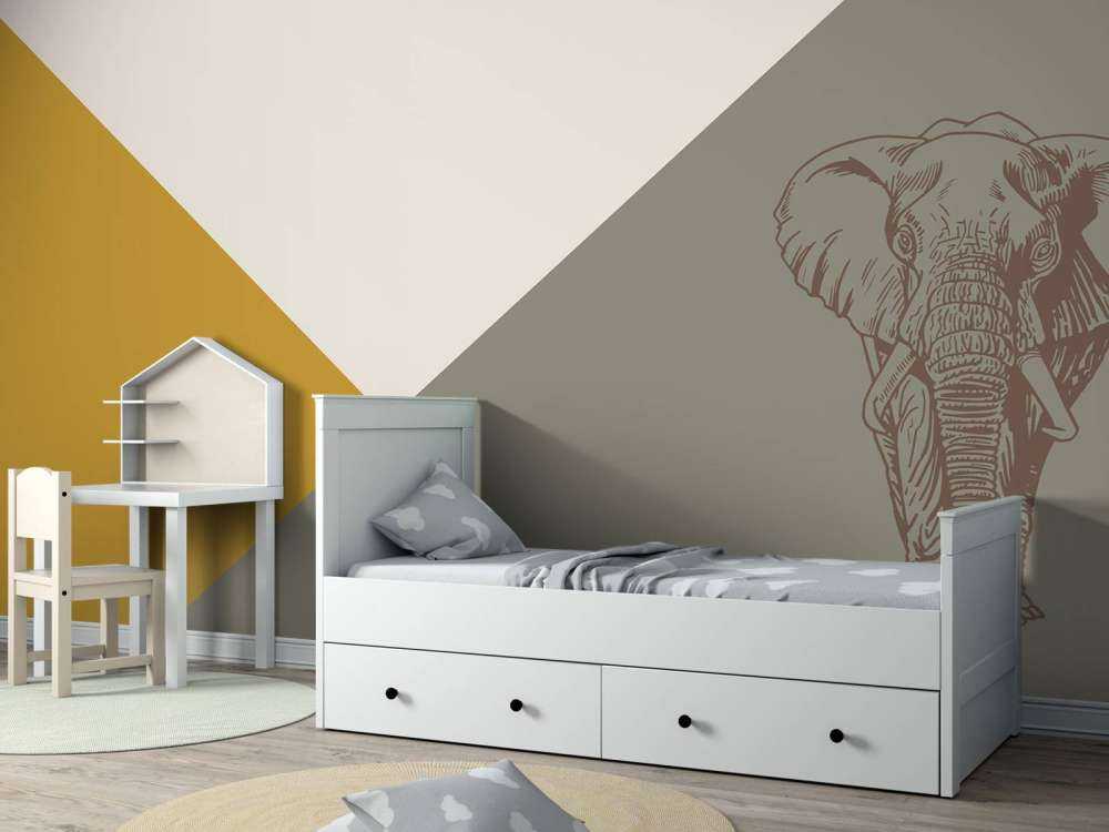 Triangles in ochre yellow and green with elephant