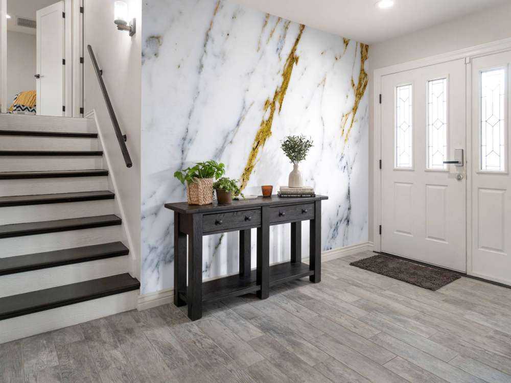 White marble with golden veins