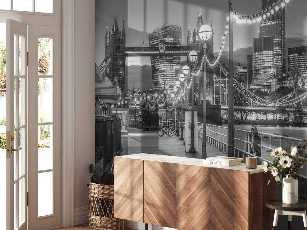 The road to Tower Bridge