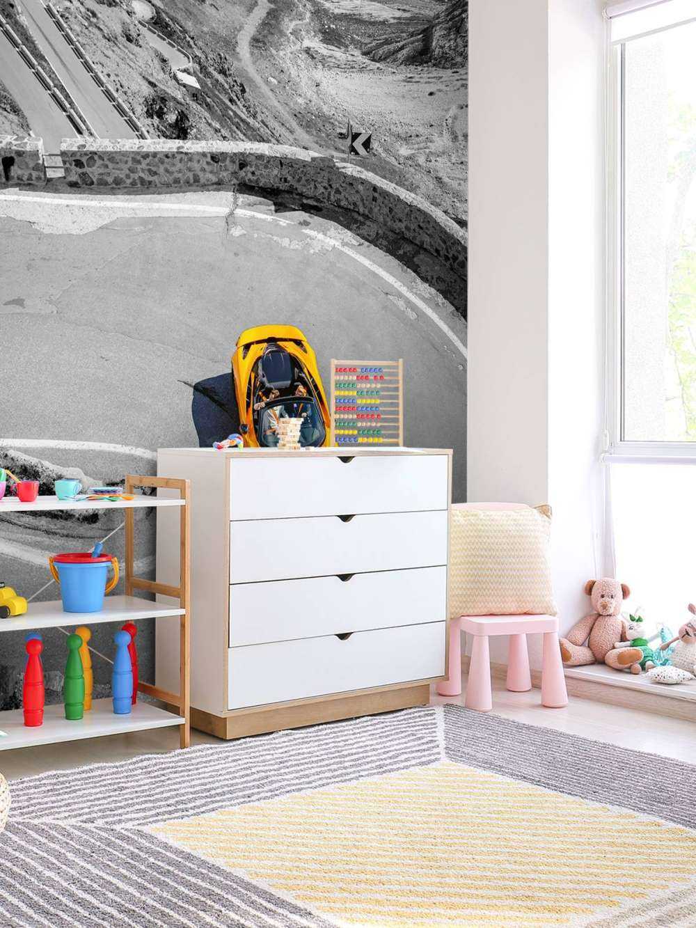 McLaren on Stelviopas - spot color