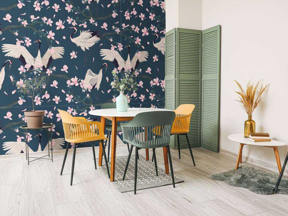 Kraanvogels met magnolia's