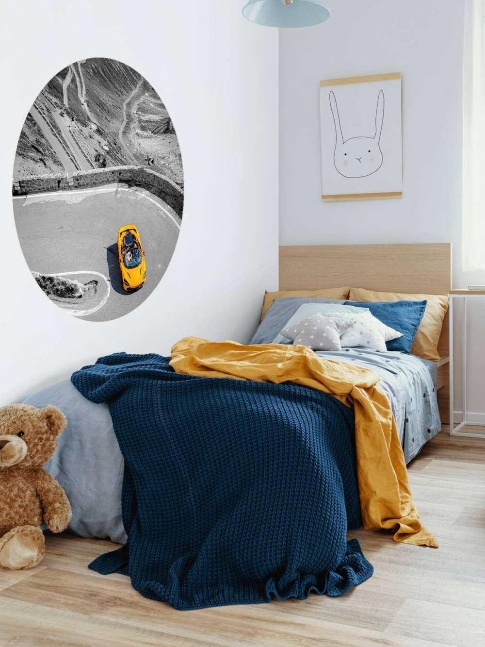 McLaren on Stelviopas - spot color