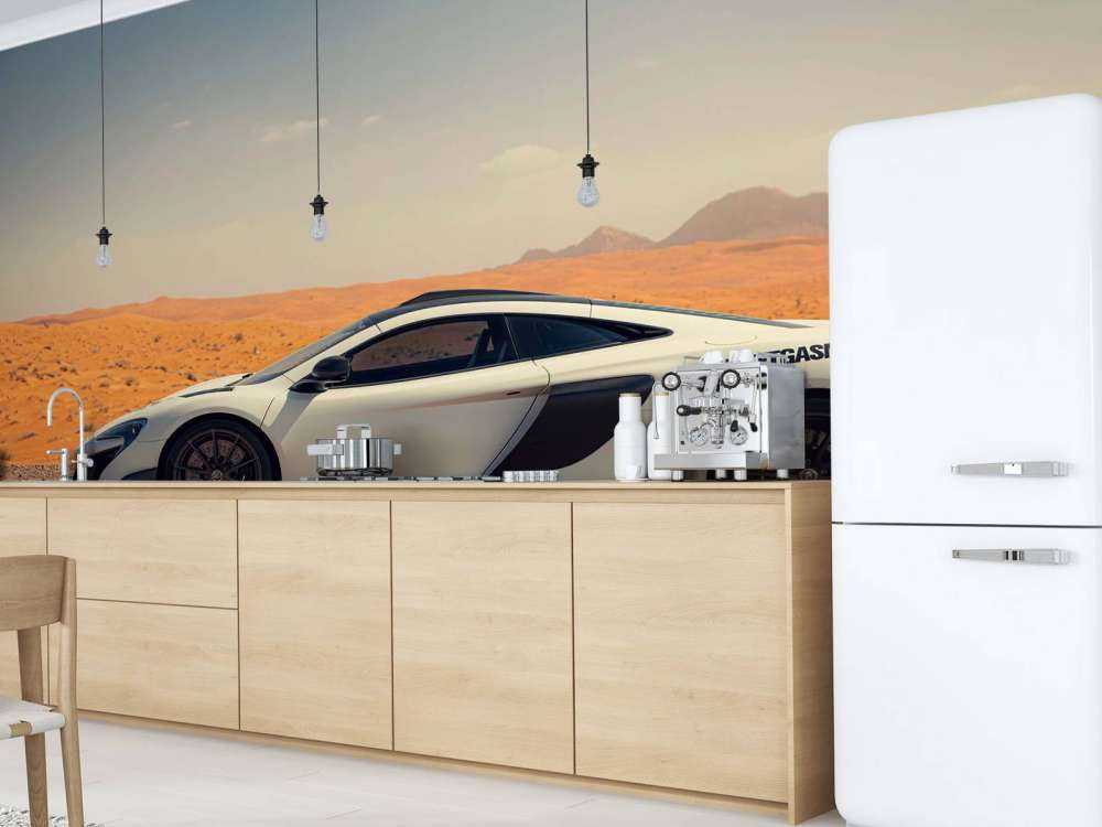 McLaren 675LT in the desert