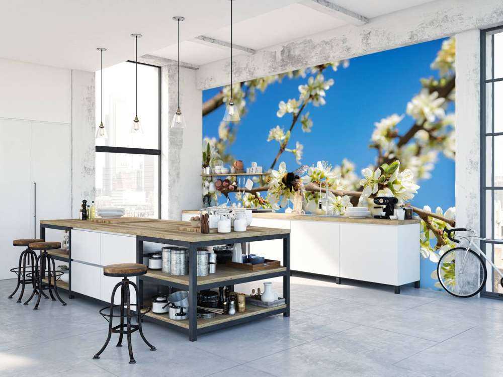 Bumblebee with white blossoms