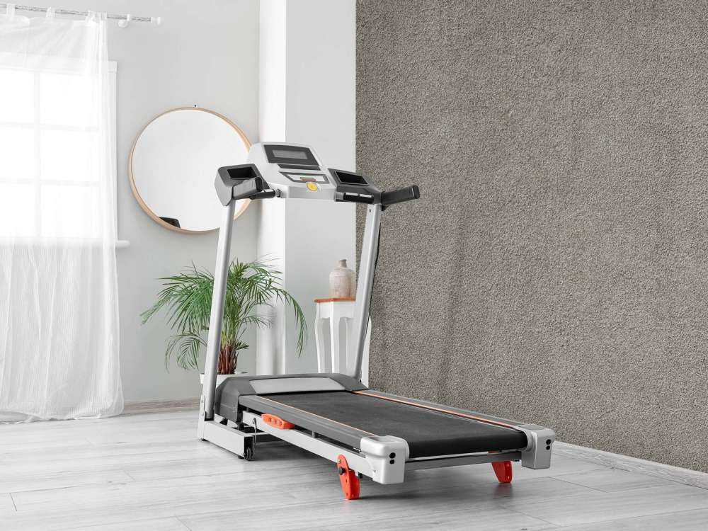 Concrete wall with fine stones