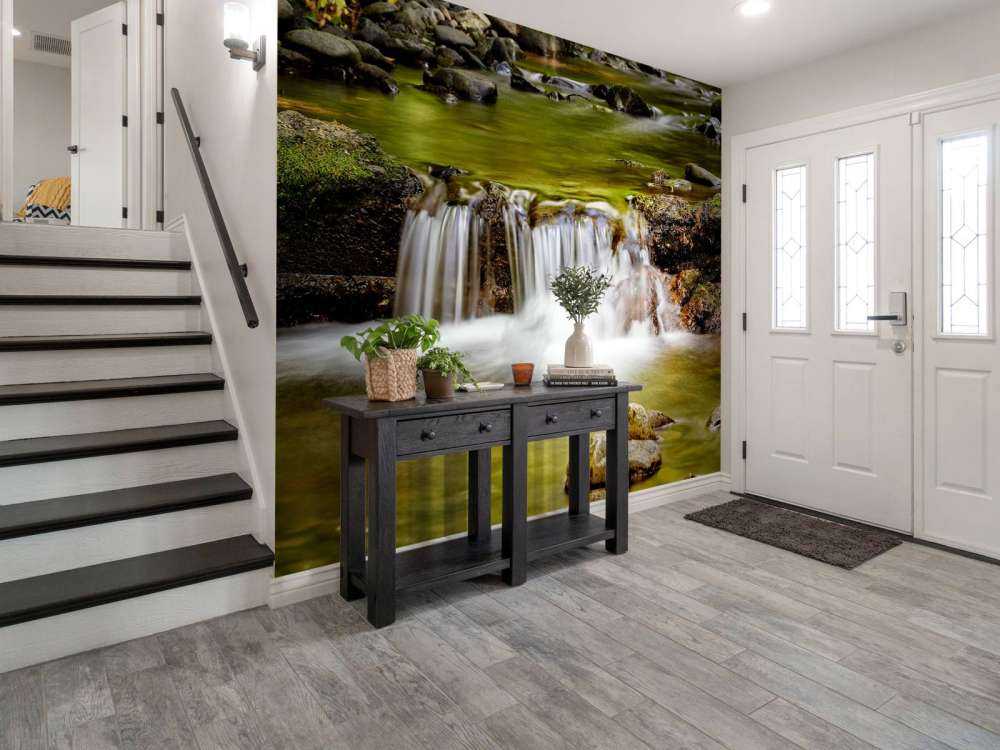 Detailed small waterfall